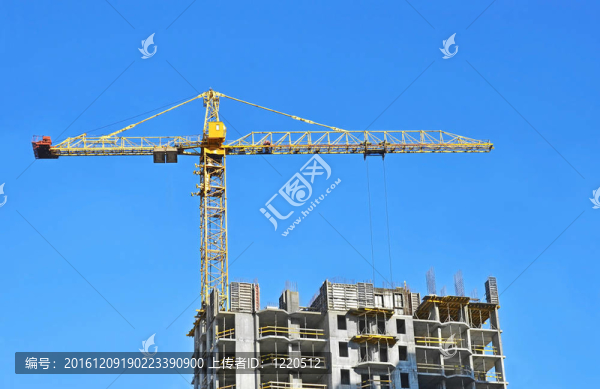 建筑起重機(jī)和建筑在藍(lán)天建設(shè)