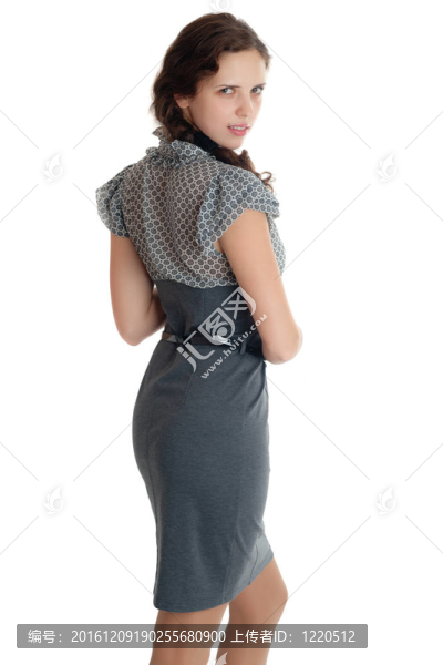 穿灰色連衣裙的女孩
