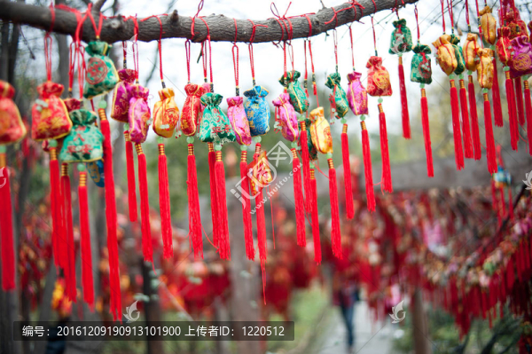 中國(guó)傳統(tǒng)香包；新年吉祥物；克利福德