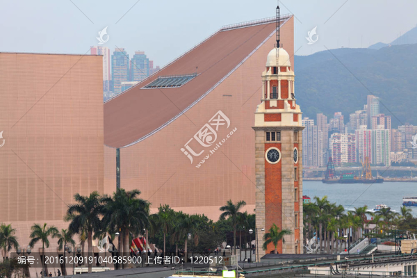 鐘塔在尖沙咀；香港