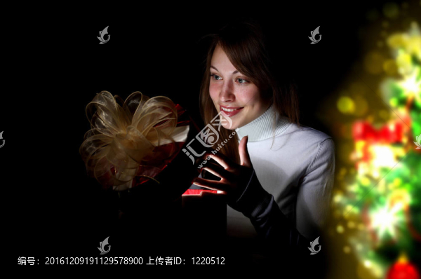 年輕女子讀魔法書