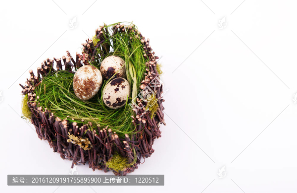 籃子里的復(fù)活節(jié)彩蛋