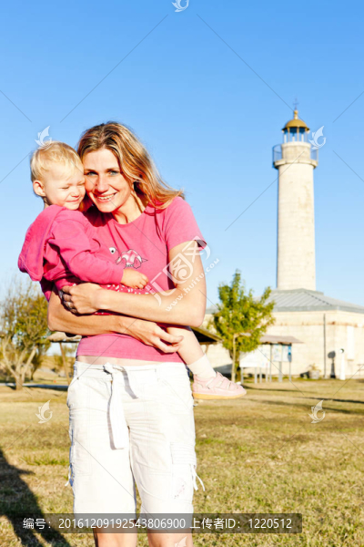與她的小女兒的母親的肖像；Richard,Lighthouse；Aquitaine；法國
