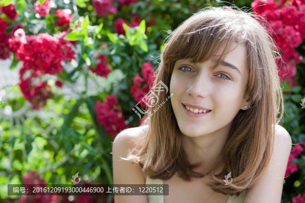 一個少女在花園里的肖像