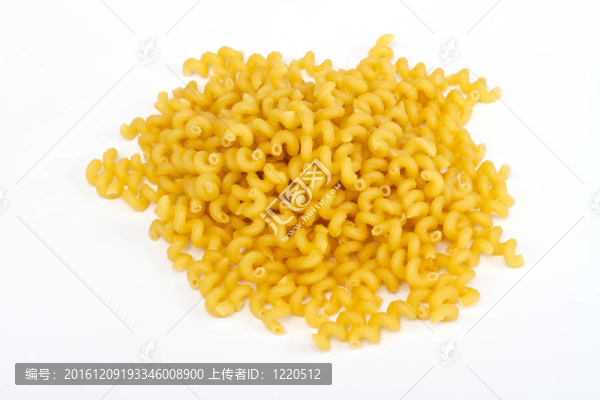 白色背景意大利意大利面食的特寫
