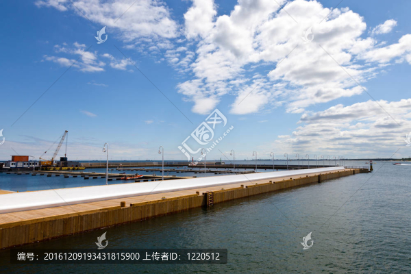某碼頭施工