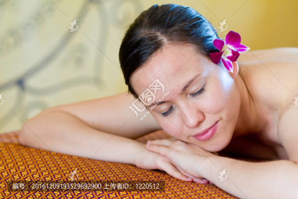 女人在斯帕