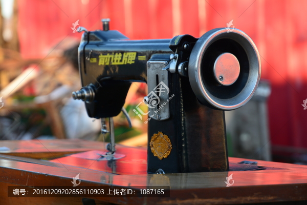 老縫紉機(jī)