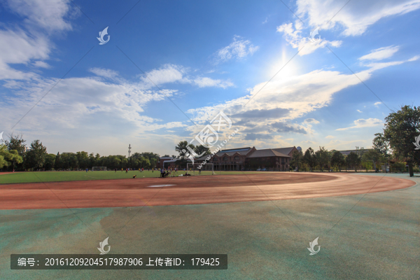 清華大學(xué)運(yùn)動(dòng)場(chǎng)西大操場(chǎng)