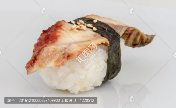 鰻魚壽司。白色隔離。