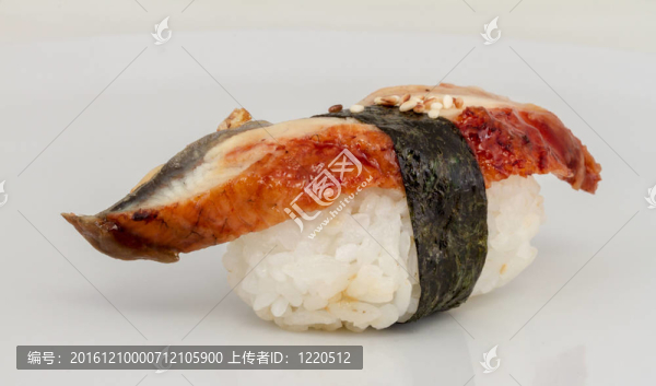 鰻魚(yú)壽司。白色隔離。