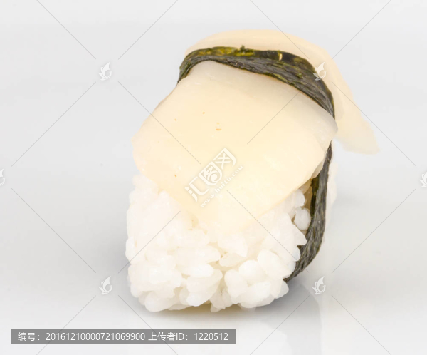 壽司hotate片扇貝孤立在白色背景