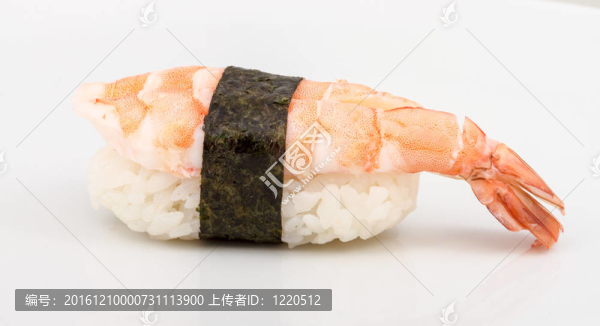 蝦壽司特寫孤立在白色背景