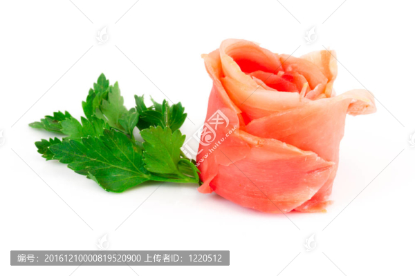 腌姜孤立在白色背景