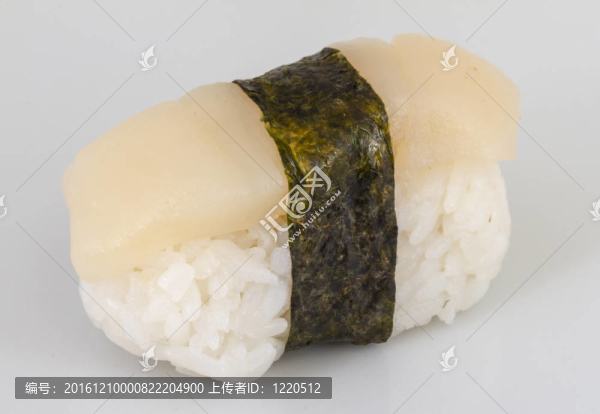 壽司hotate片扇貝孤立在白色背景
