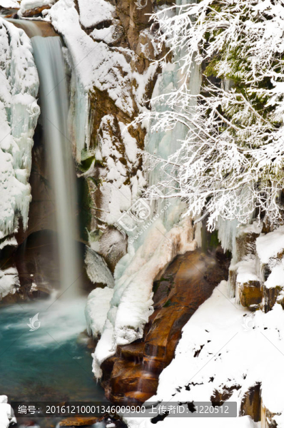 冬天的Christine,Falls