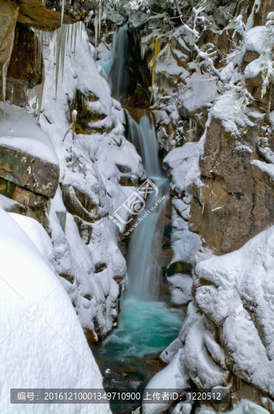 冬天的Christine,Falls