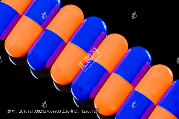 黑色背景藥丸