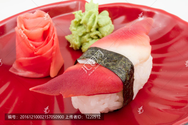 Hokkigai,Mollusc,sushi在白色背景