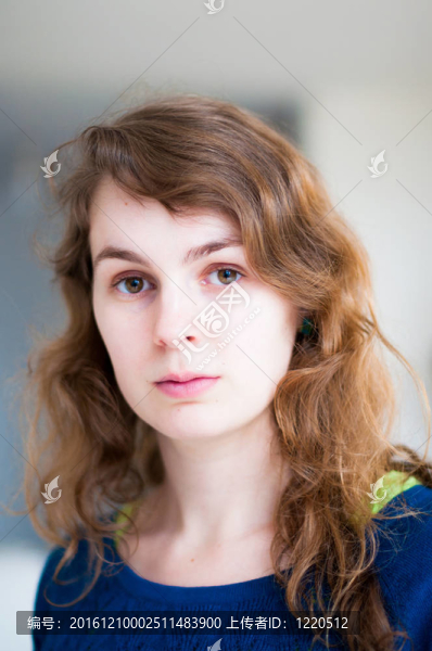 年輕漂亮的女人
