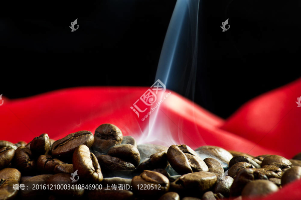 蒸咖啡豆靠近紅絲