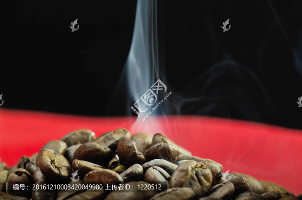 蒸咖啡豆靠近紅絲