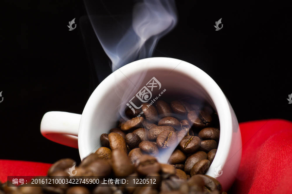 蒸咖啡豆靠近紅絲