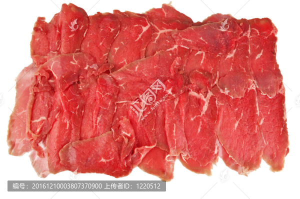 板上新鮮的生牛肉片