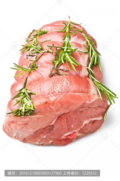 烤牛肉上的白色背景