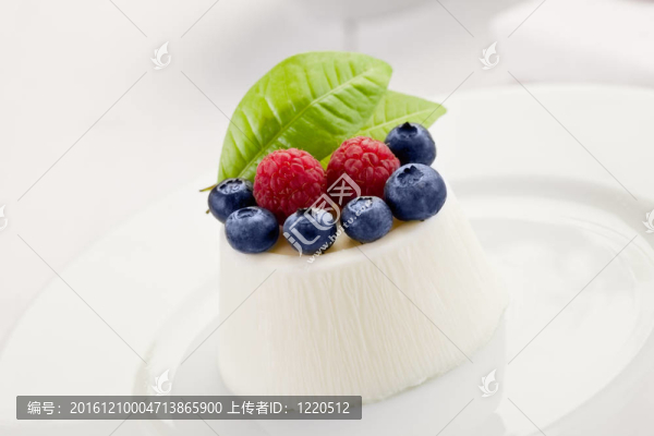 布丁與白表的漿果
