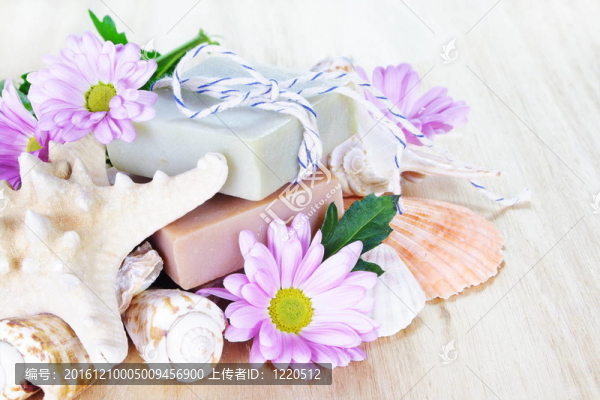 自制肥皂與Flowers和貝殼