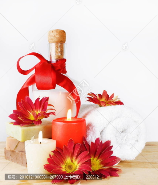 豪華洗浴用品集Flowers和蠟燭