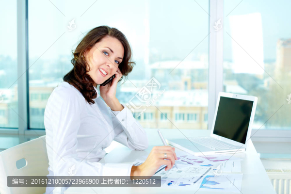 開朗的女商人