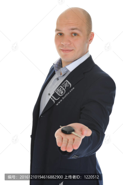 商人給汽車鑰匙