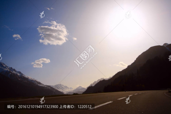 通往山的路