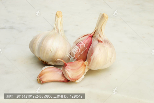 大蒜在大理石