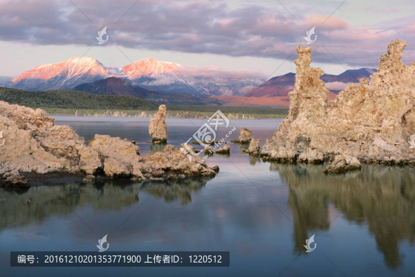 莫諾湖日出與石灰華