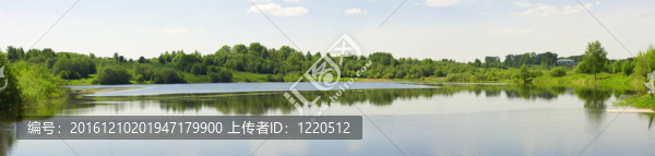 夏日景觀的全景