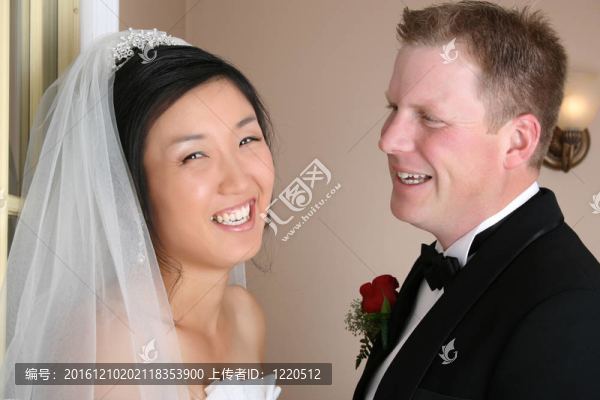 新婚夫婦