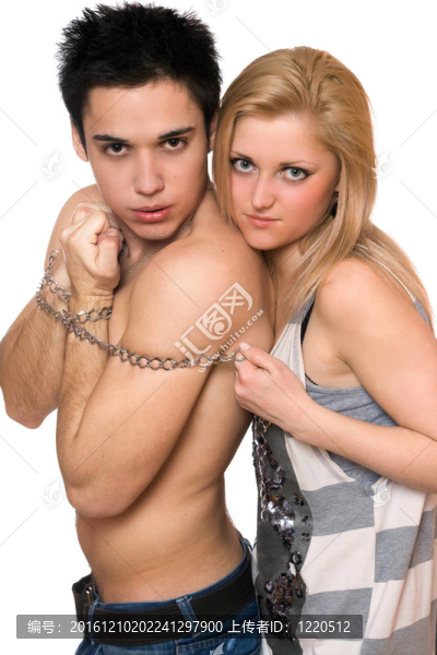 頑皮的年輕女人和男人