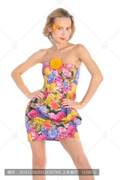 黃色花的年輕女子