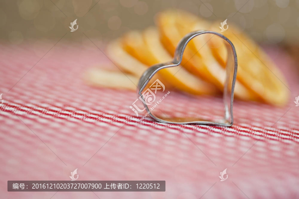 橙色和Cookie,Cutter