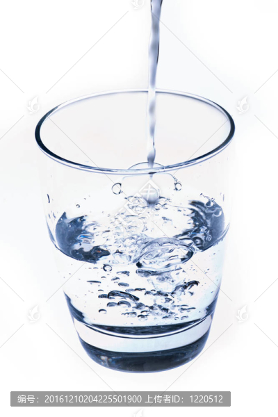 一杯水。