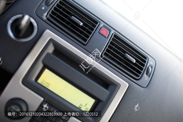現(xiàn)代汽車(chē)內(nèi)飾