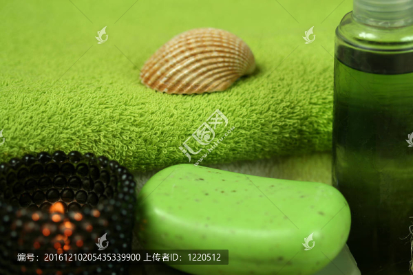 綠色溫泉