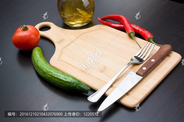 蔬菜和炊具