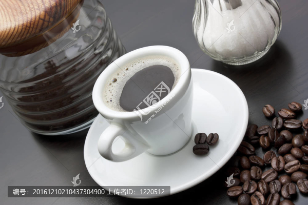 一杯黑咖啡