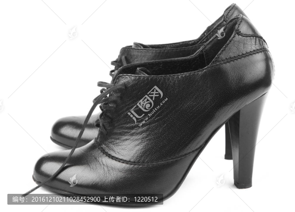 黑人女性的鞋子