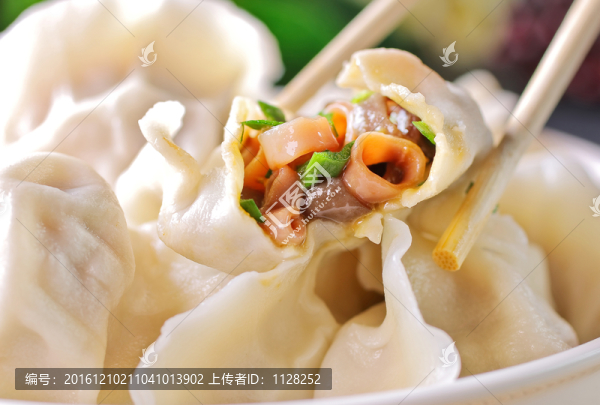 韭菜海腸餡餃子