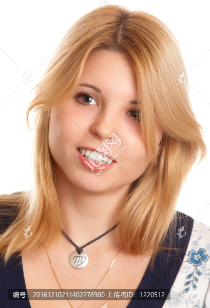 微笑的金發(fā)女人